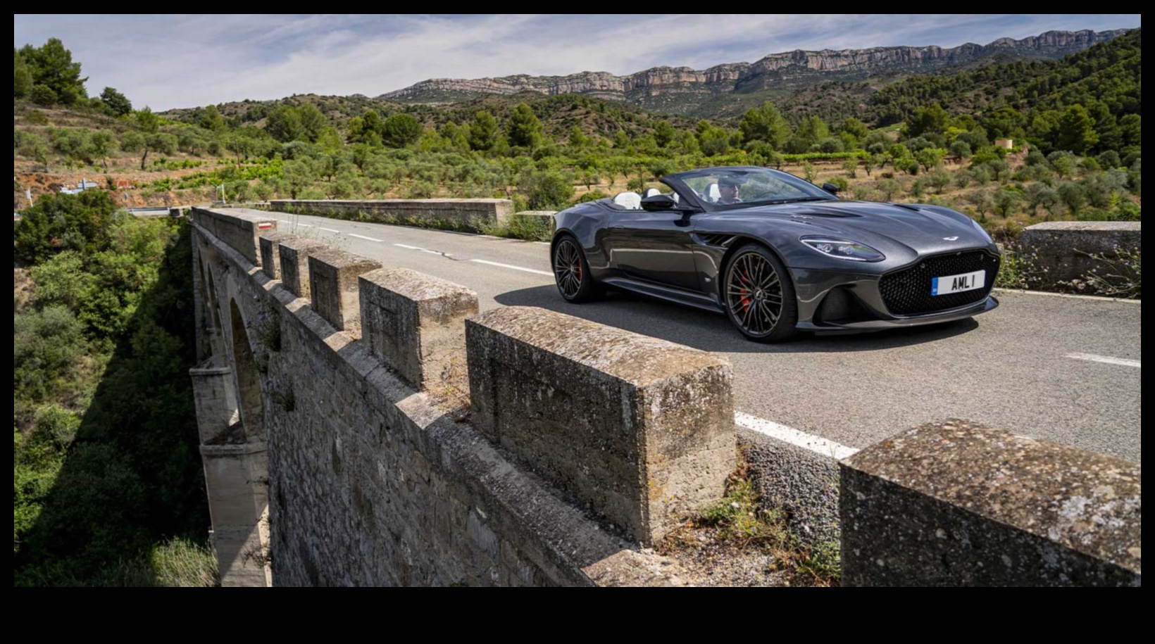 Superauto sonātes: sporta automašīnu dzinēju melodiskā simfonija