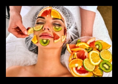 Hidrējiet un mirdziet, lai iegūtu mirdzošu ādu ar dārzeņu sulām 1 Mitrināt un mirdzēt: iegūstiet mirdzošu ādu ar dārzeņu sulas malkiem