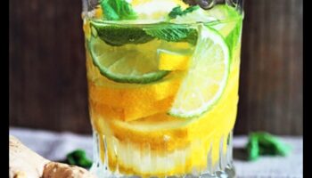 Rīta detoksikācijas rituāli: attīrošo sulu iekļaušana savā dienā