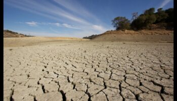 Kāpēc noteiktas ainavas ir vairāk pakļautas sausuma apstākļiem?